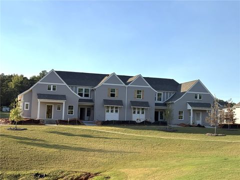 Photo of 1756 WOODLAND PINES Lane #272, Auburn, AL 36830 (MLS # 176149)