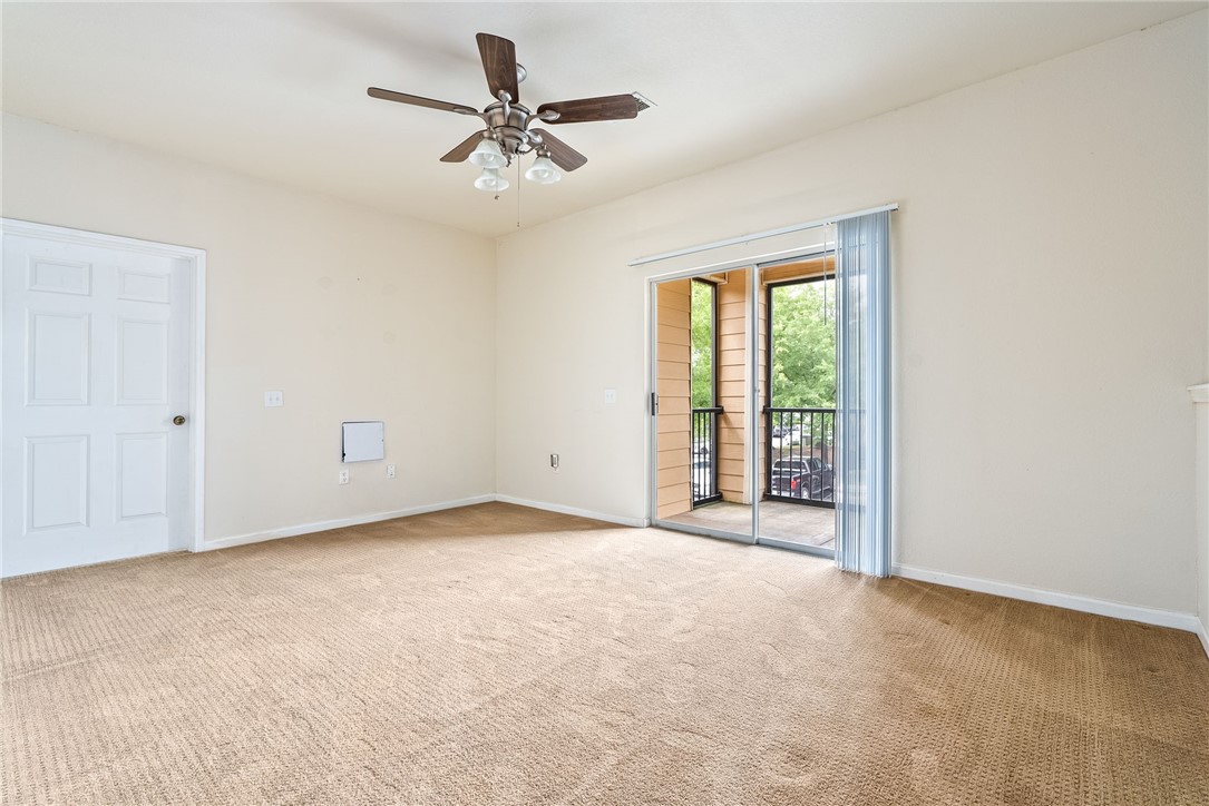 447 W LONGLEAF Drive 704