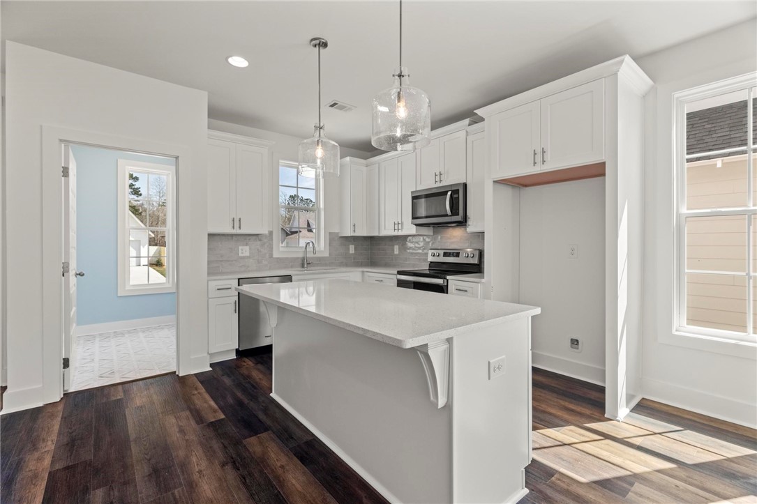 252 WOODLAND Circle
