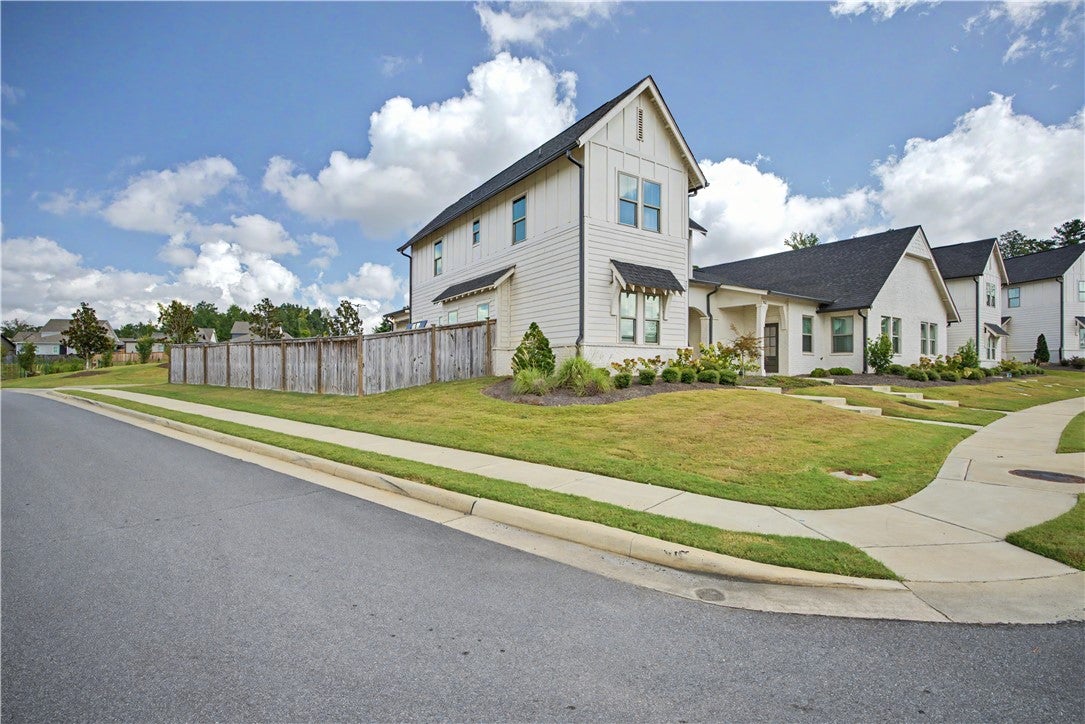 500 GREY OAK Circle