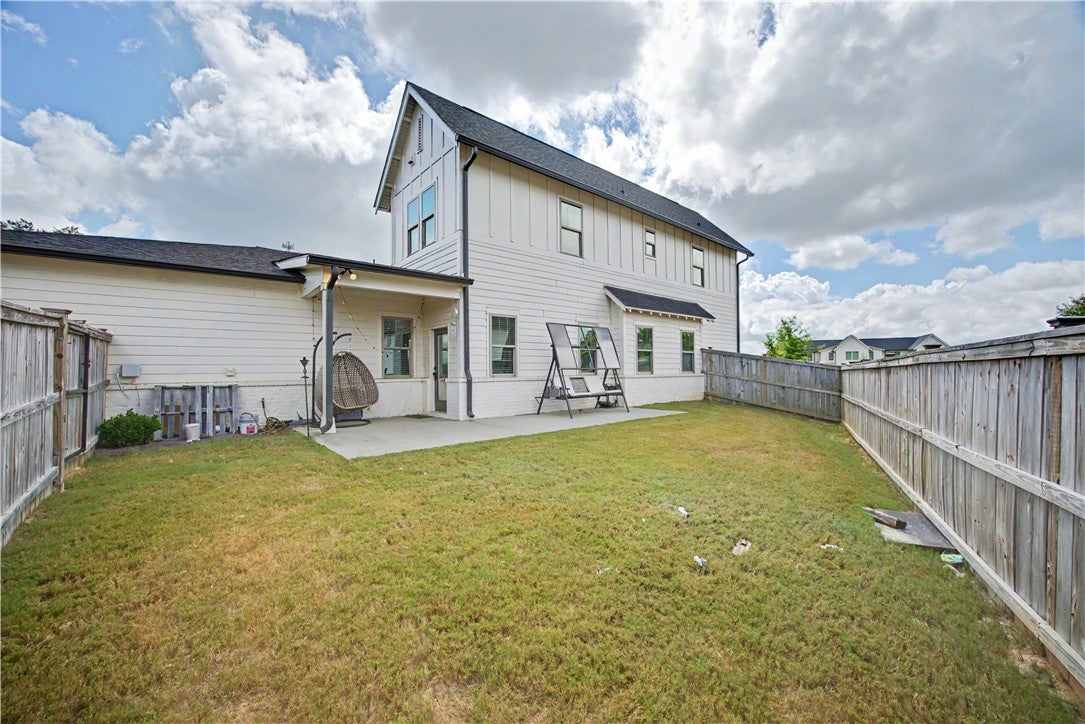 500 GREY OAK Circle