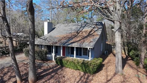 Photo of 586 OAKVIEW Circle, Smiths Station, AL 36877 (MLS # 178694)