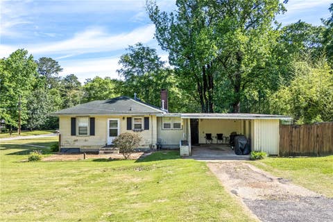 Photo of 359 BOWDEN Drive, Auburn, AL 36830 (MLS # 180655)