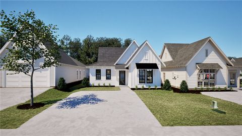 Photo of 70 SUMMER Street, Opelika, AL 36804 (MLS # 178821)