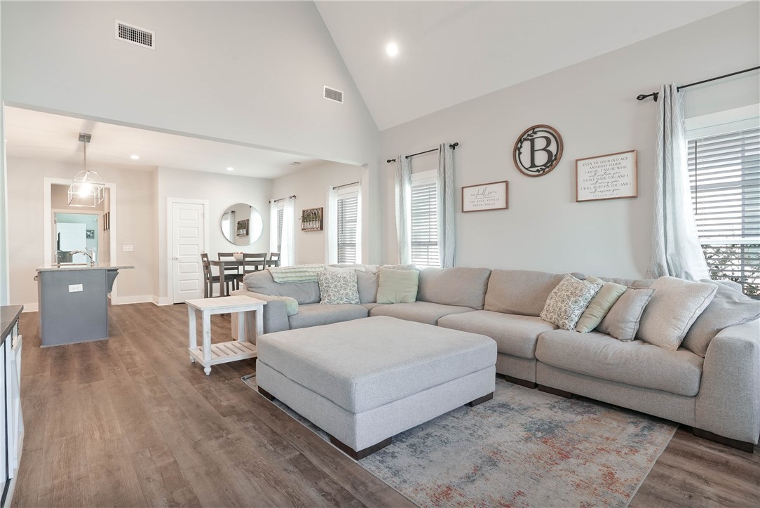 1274 HIDDEN DEN Trail