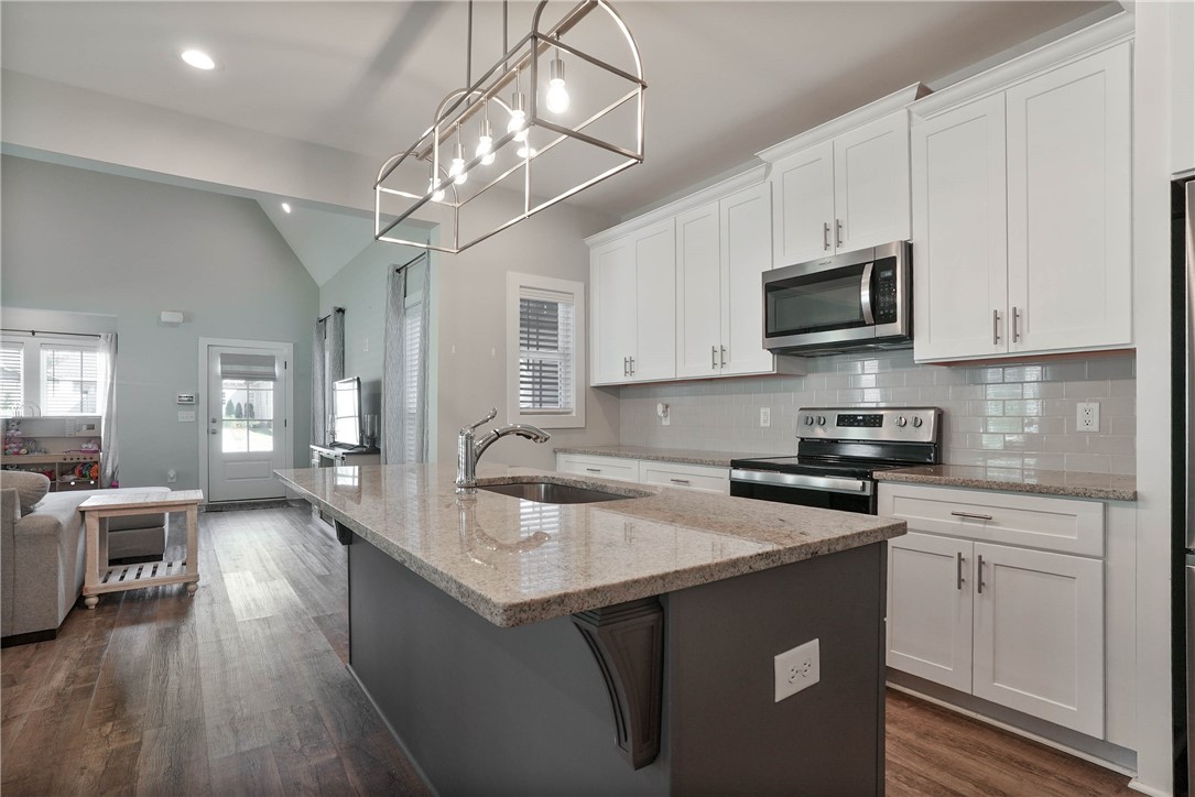 1274 HIDDEN DEN Trail