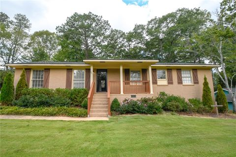 Photo of 631 Shawnee Street, Auburn, AL 36830 (MLS # 177068)