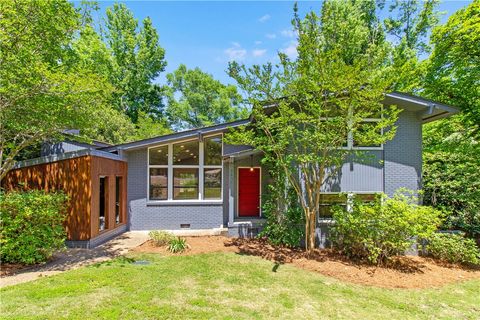 Photo of 567 MOORES MILL Road, Auburn, AL 36830 (MLS # 180473)
