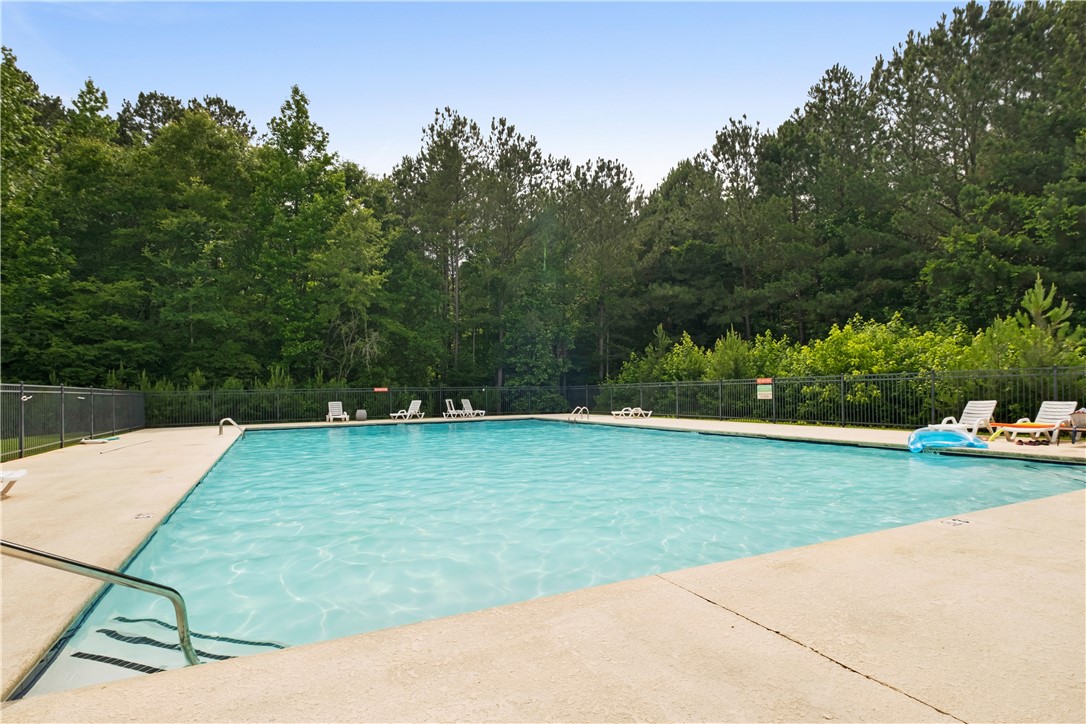 Auburn, Alabama 36832, United States, 4 Bedrooms Bedrooms, ,3 BathroomsBathrooms,Residential,Pending,143918