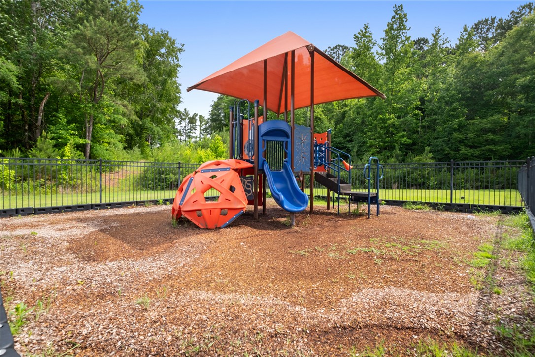 Auburn, Alabama 36832, United States, 4 Bedrooms Bedrooms, ,3 BathroomsBathrooms,Residential,Pending,143918