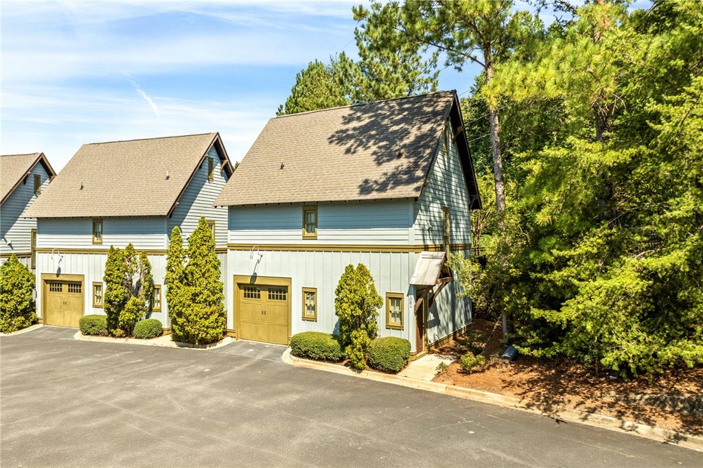 Photo of 650 DEKALB Street #1064, Auburn, AL 36830 (MLS # 182610)