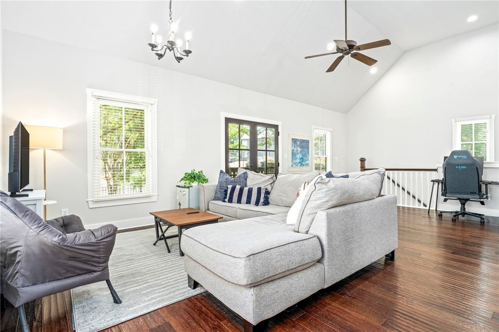 Photo of 650 DEKALB Street #1064, Auburn, AL 36830 (MLS # 182610)