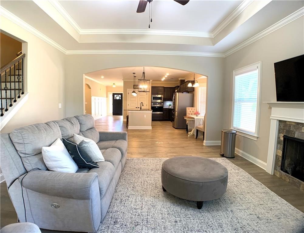 942 FALCONER Drive