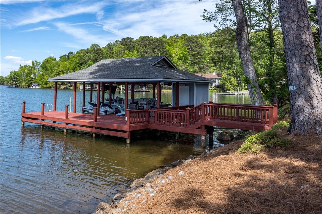 275 LEE ROAD 897