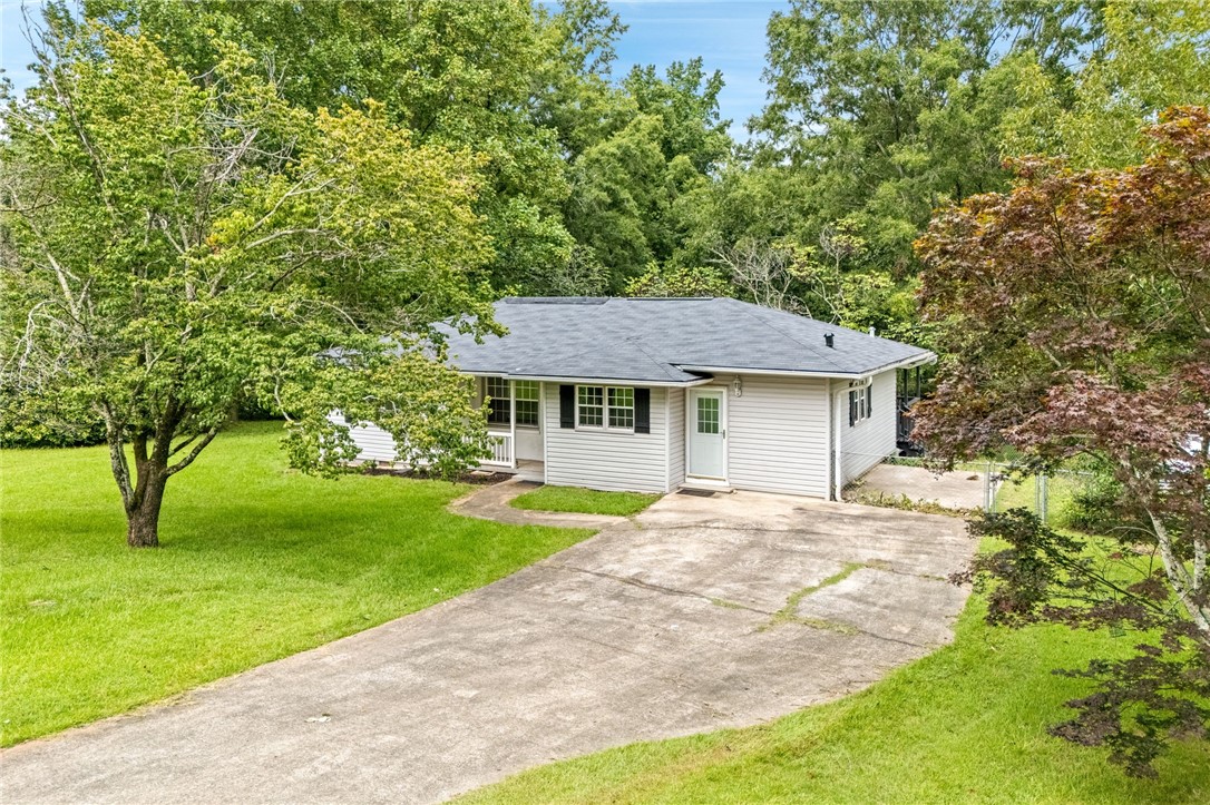 410 CRESTVIEW Lane