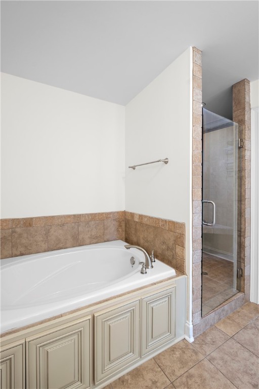 Auburn, Alabama 36832, United States, 4 Bedrooms Bedrooms, ,4 BathroomsBathrooms,Residential,Pending,5809