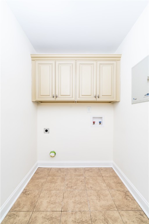 Auburn, Alabama 36832, United States, 4 Bedrooms Bedrooms, ,4 BathroomsBathrooms,Residential,Pending,5809