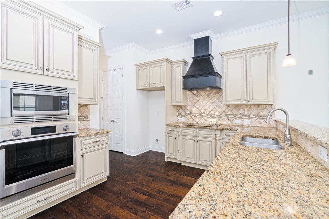 Auburn, Alabama 36832, United States, 4 Bedrooms Bedrooms, ,4 BathroomsBathrooms,Residential,Pending,5809