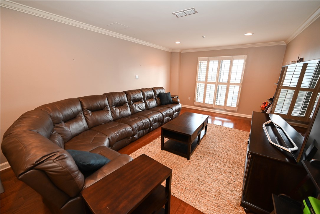 145 E MAGNOLIA Avenue 311