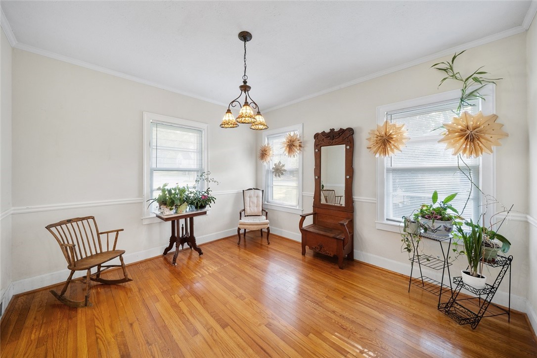 900 LAKESHORE Avenue