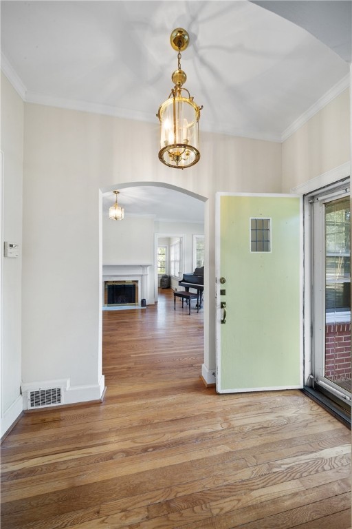 900 LAKESHORE Avenue