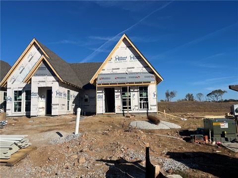 77 HUNTERS Way Opelika AL 36801