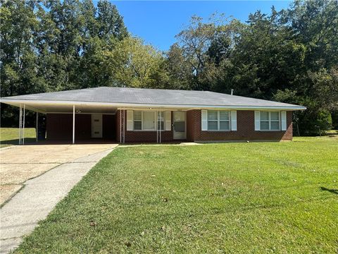 Photo of 1511 HARPER Street, Opelika, AL 36804 (MLS # 179096)
