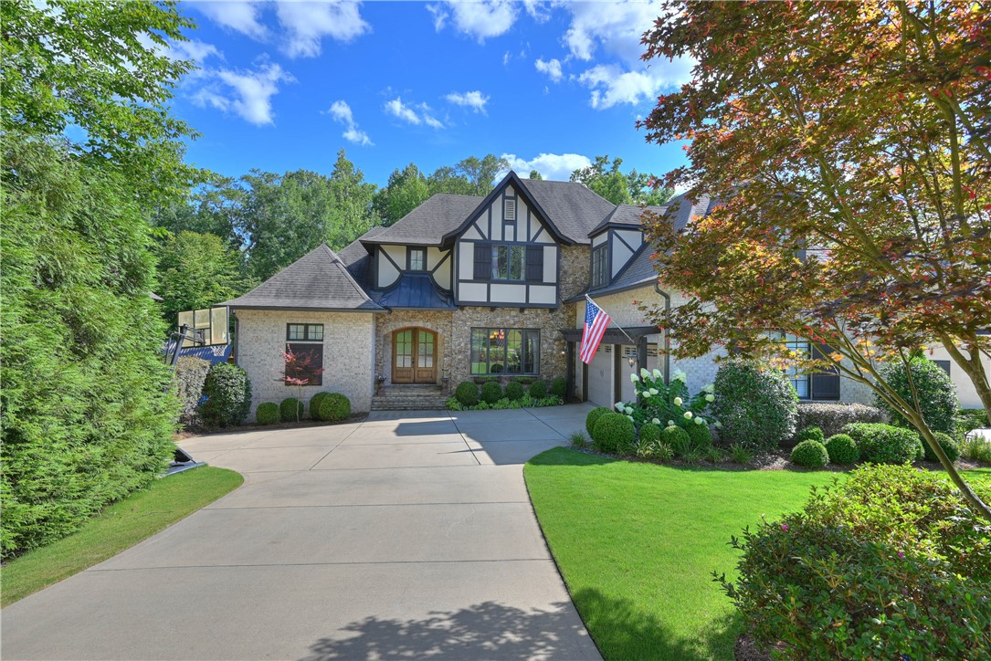 286 BENTLEY Court