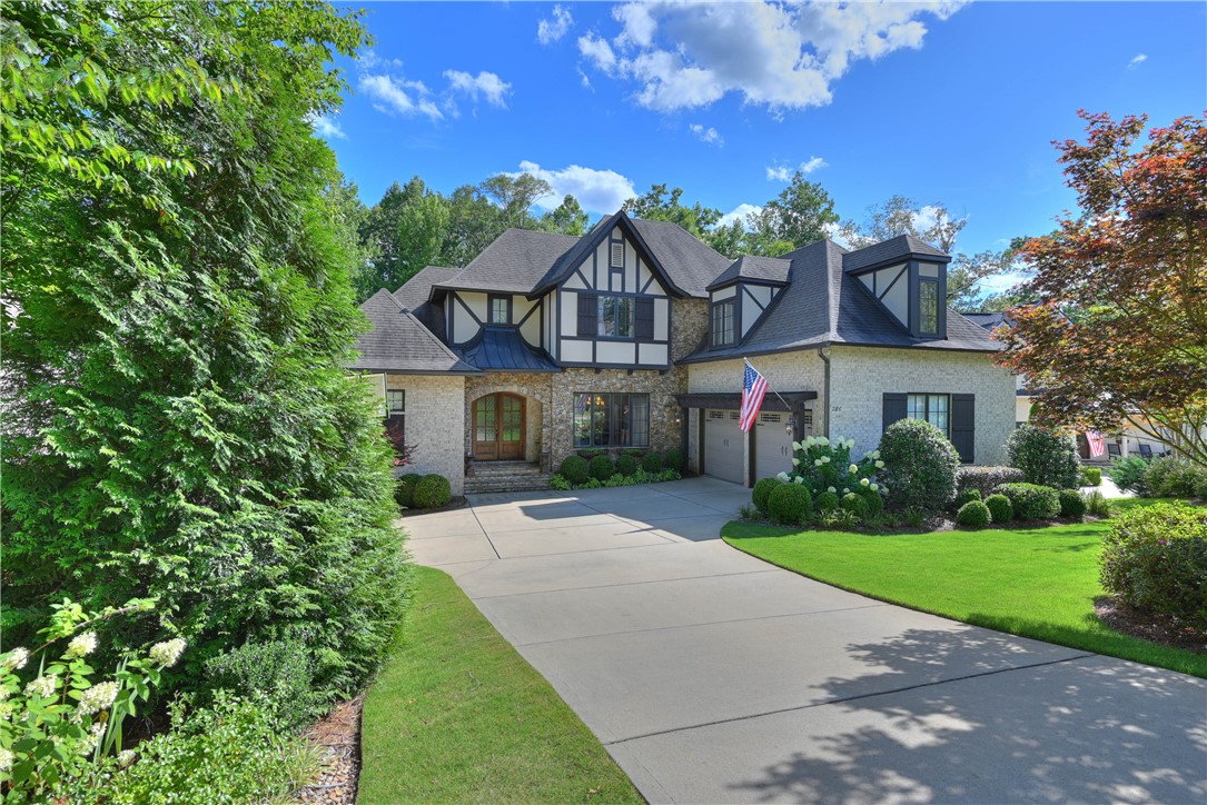 286 BENTLEY Court
