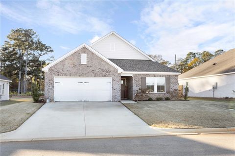 1114 ONTARIO Road Opelika AL 36804