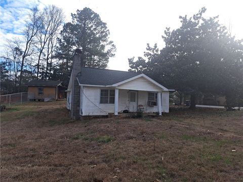 23 CATFISH Road Alexander City AL 35010