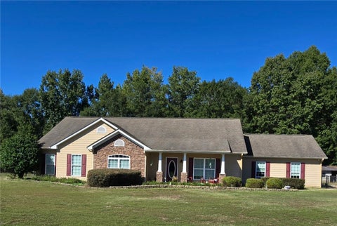 Photo of 12 DIAMOND Street, Opelika, AL 36804 (MLS # 182703)