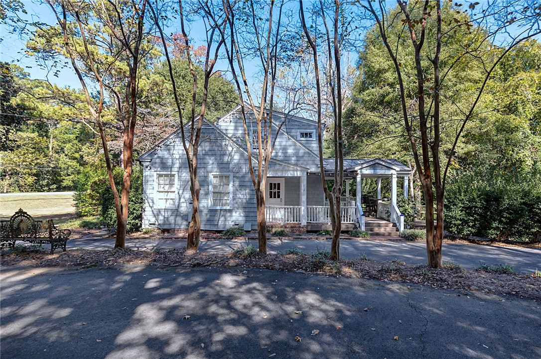 615 S COLLEGE Street