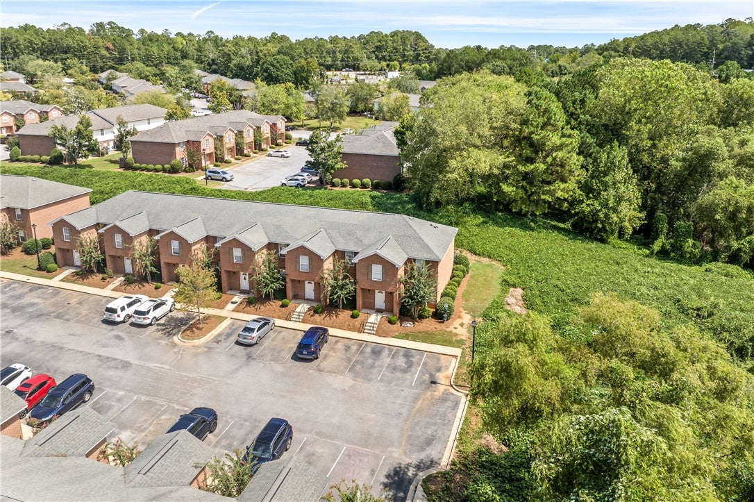 1477 N DONAHUE Drive 3911