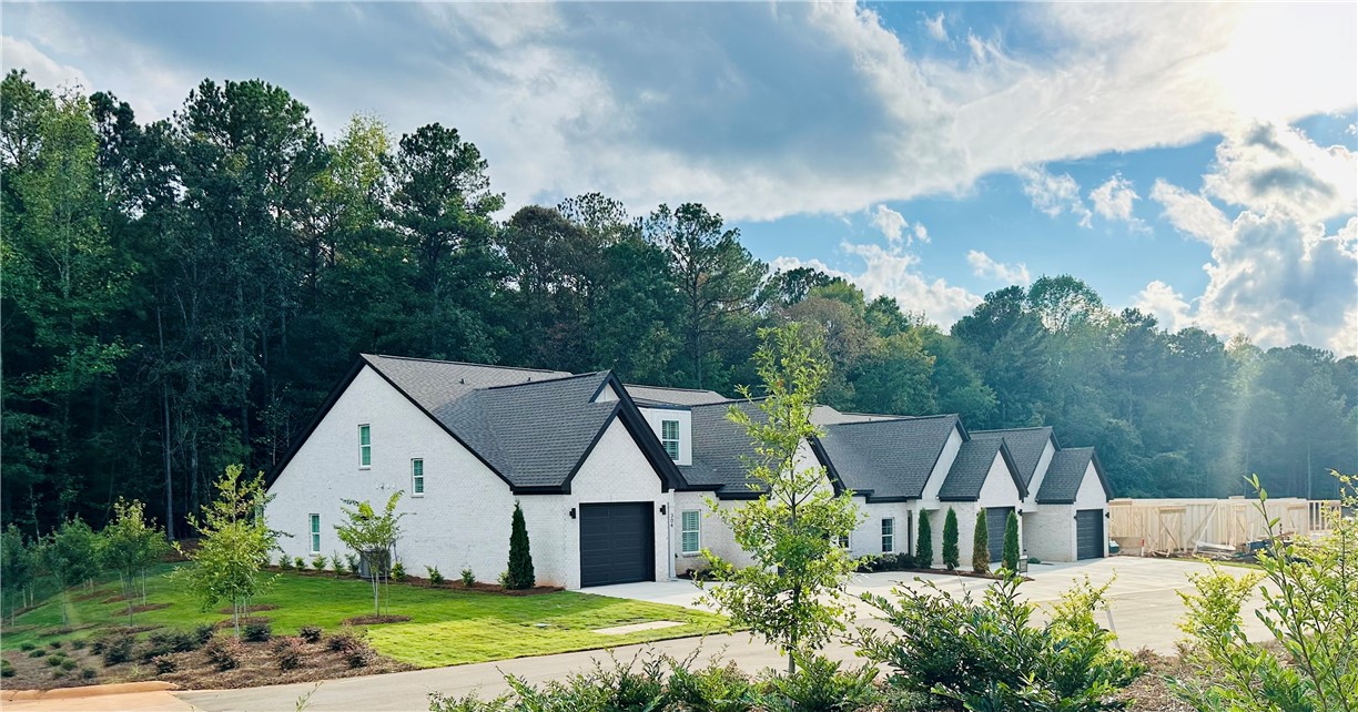 1100 ARCADIA Avenue 102