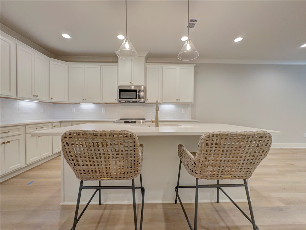 1100 ARCADIA Avenue 301