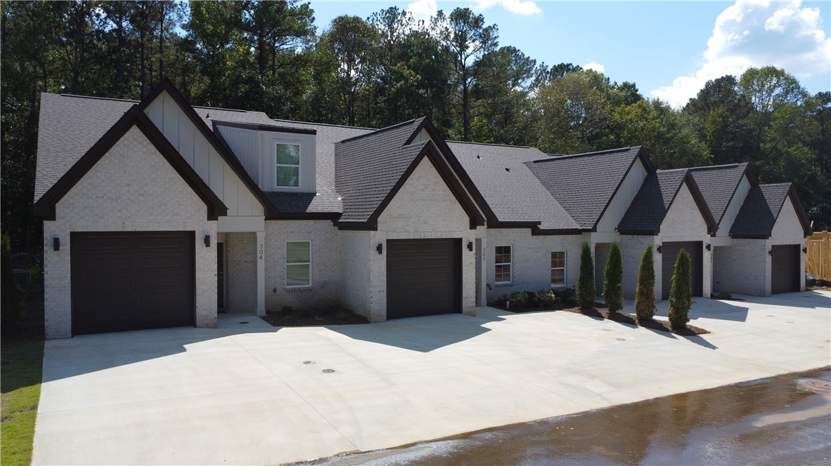 1100 ARCADIA Avenue 301