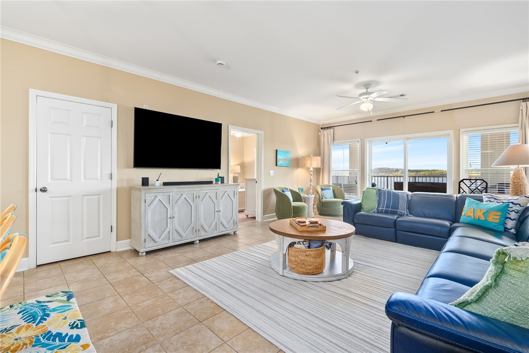 50 CROWNE POINTE Pointe 201