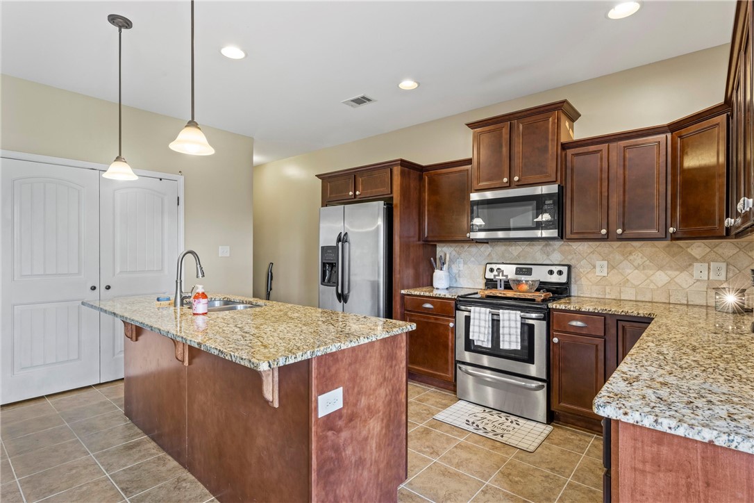331 LIGHTNESS Drive