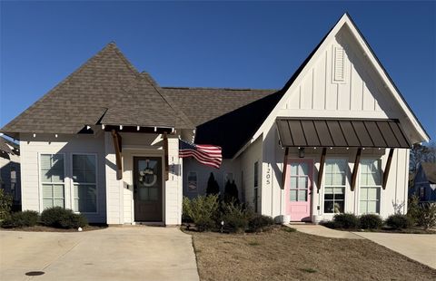 Photo of 1211 HIDDEN DEN Trail, Opelika, AL 36801 (MLS # 179432)