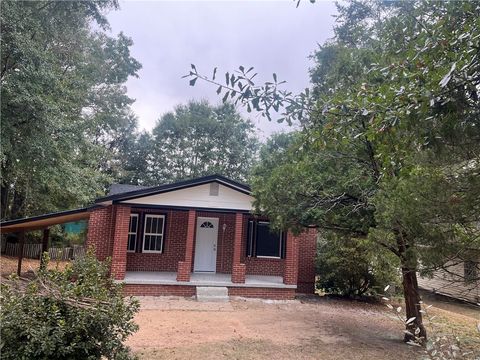 1912 TRIMBLE Street Opelika AL 36801