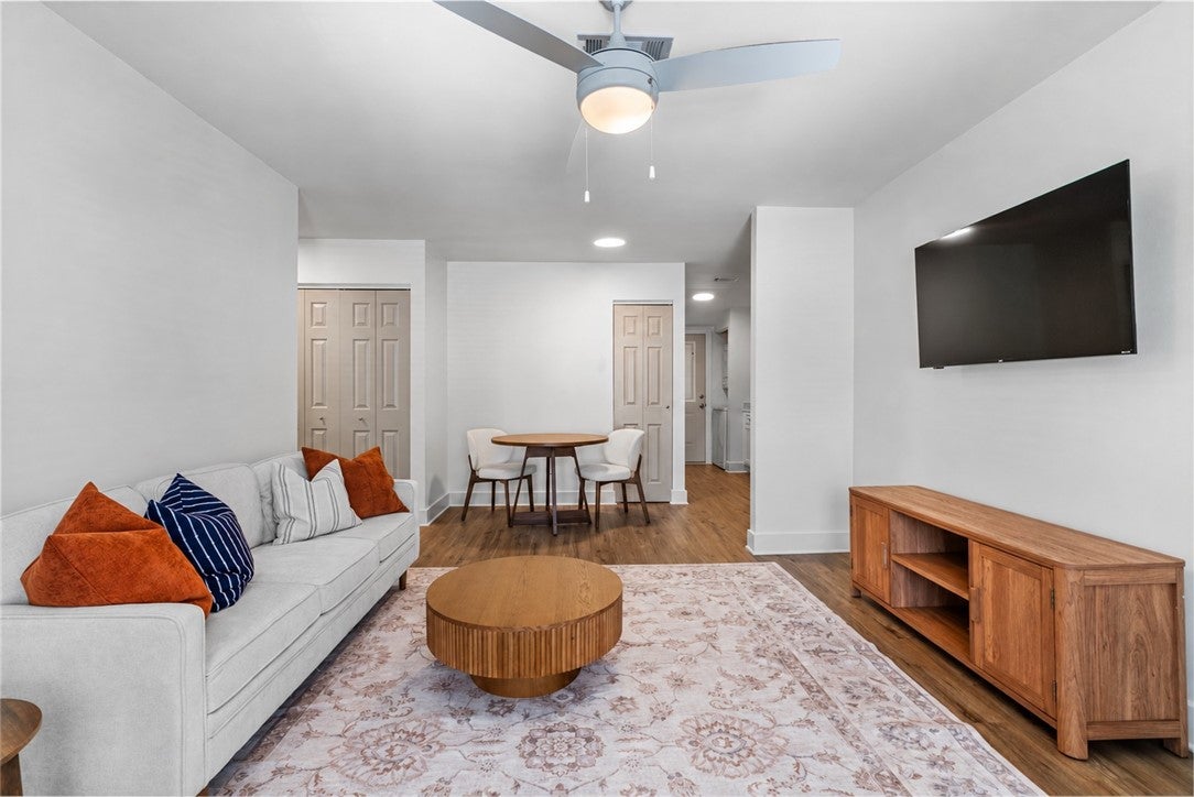 415 N DONAHUE Drive 1C