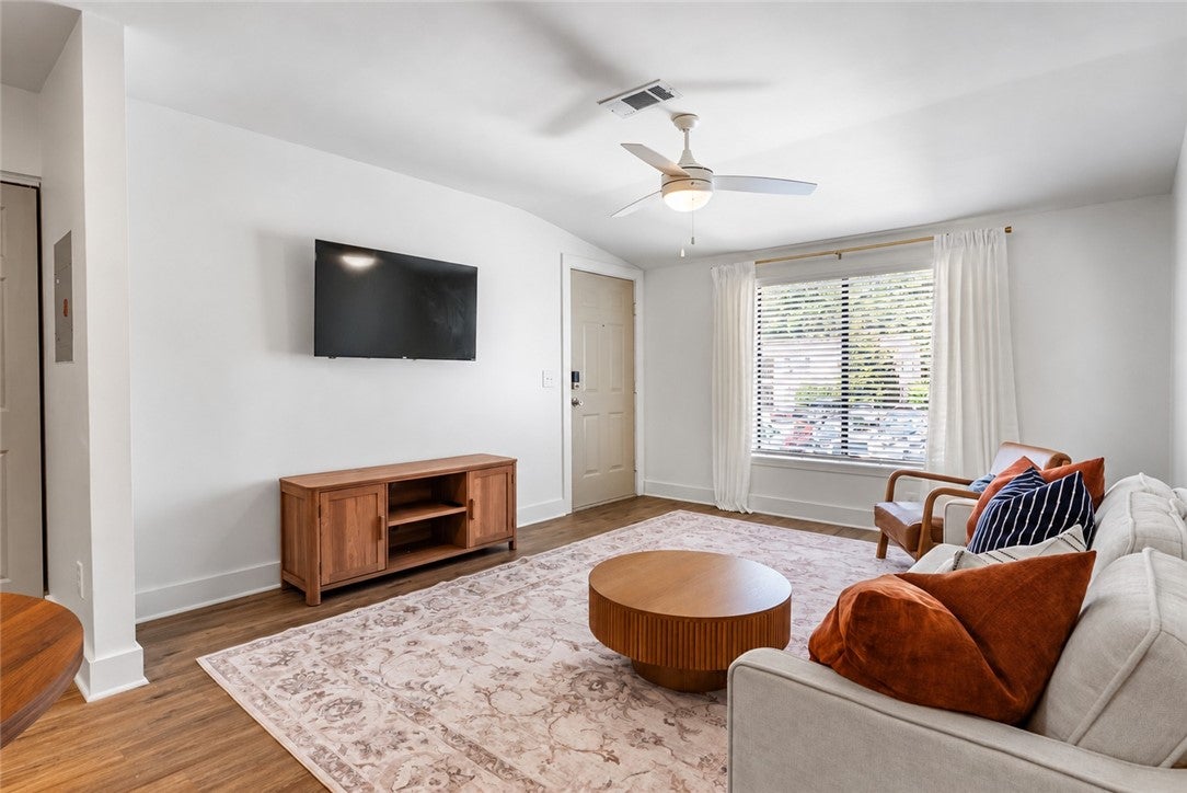 415 N DONAHUE Drive 1C