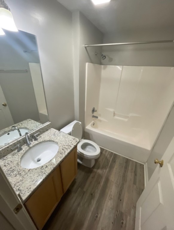 730 W MAGNOLIA Avenue 103