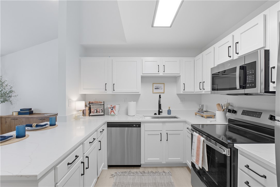 Auburn, Alabama 36830, United States, 3 Bedrooms Bedrooms, ,3 BathroomsBathrooms,Residential,Pending,235916