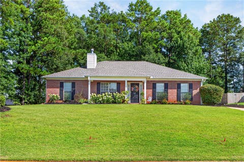Photo of 2402 WATERFORD Drive, Valley, AL 36854 (MLS # 181634)