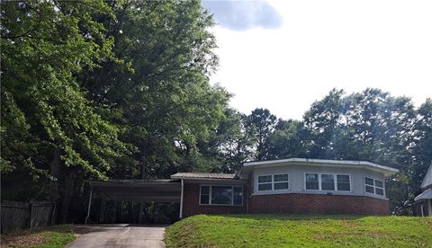Photo of 1103 BIBB Street, Tuskegee, AL 36088 (MLS # 180914)