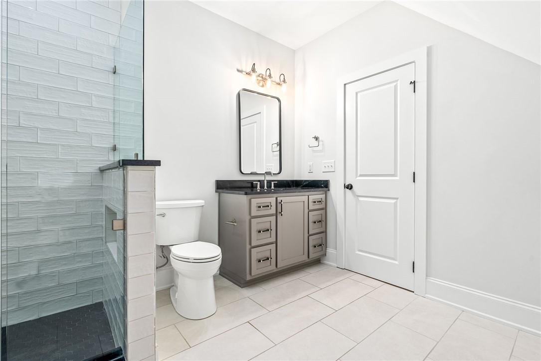 Auburn, Alabama 36830, United States, 4 Bedrooms Bedrooms, ,4 BathroomsBathrooms,Residential,Pending,89056