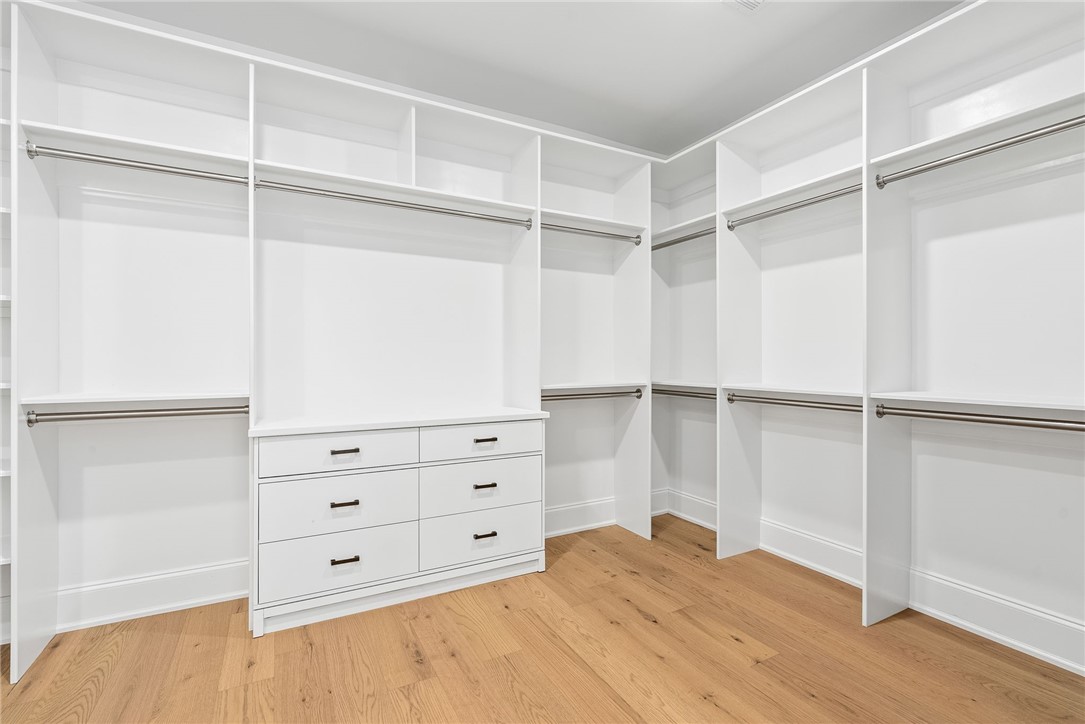 Auburn, Alabama 36830, United States, 4 Bedrooms Bedrooms, ,4 BathroomsBathrooms,Residential,Pending,89056