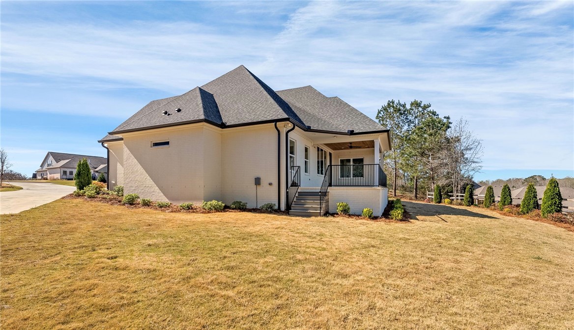 Auburn, Alabama 36830, United States, 4 Bedrooms Bedrooms, ,4 BathroomsBathrooms,Residential,Pending,89056